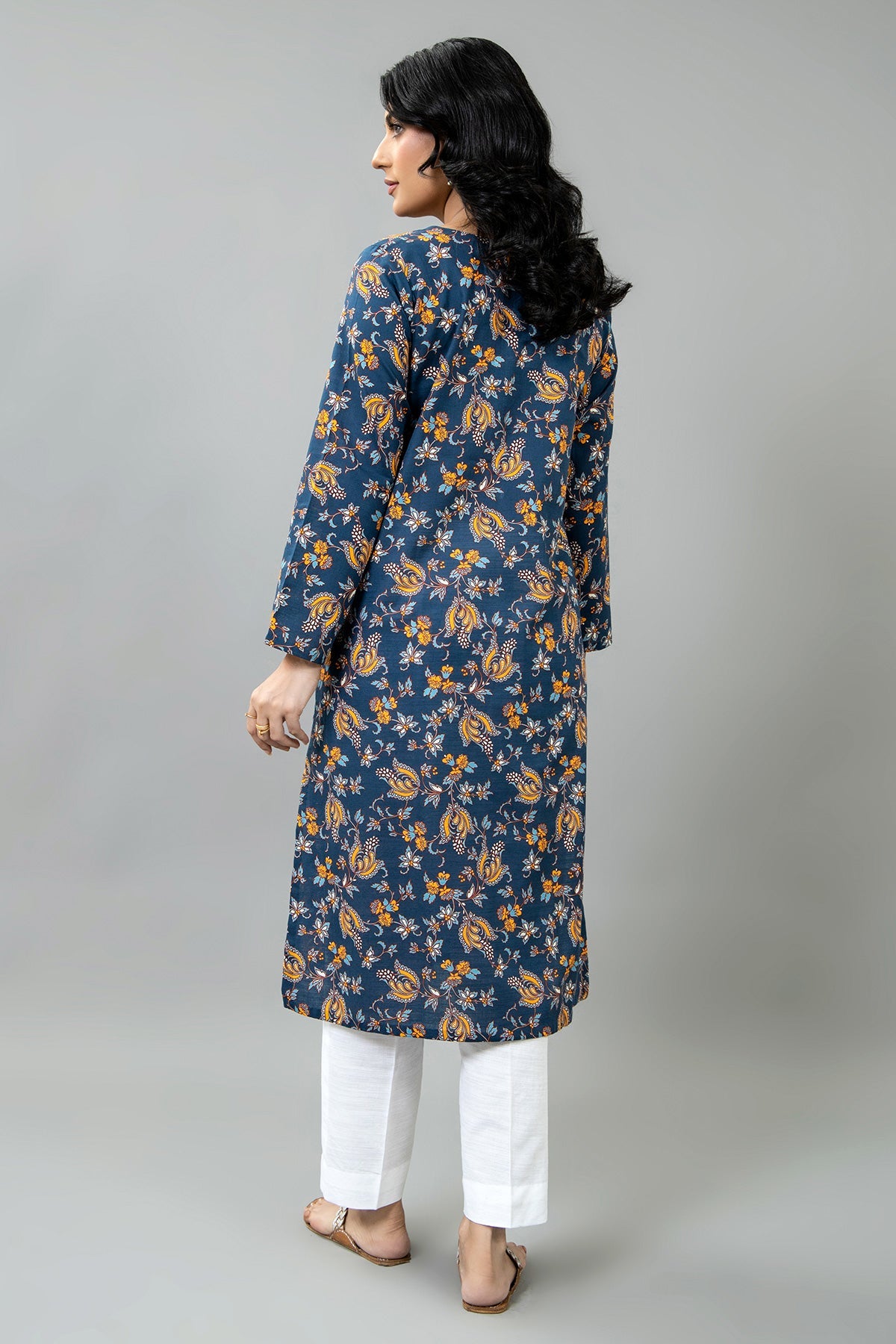 Printed Blue Slub Khaddar Pret Shirt by The Fabric Store, photo 2