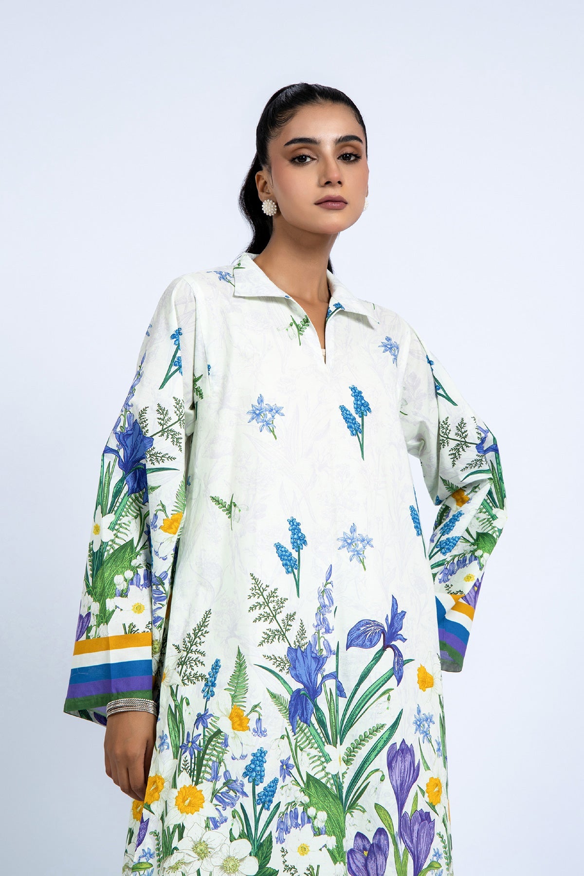 Printed White Lawn 2-Piece Unstitched Suit by The Fabric Store, photo 3
