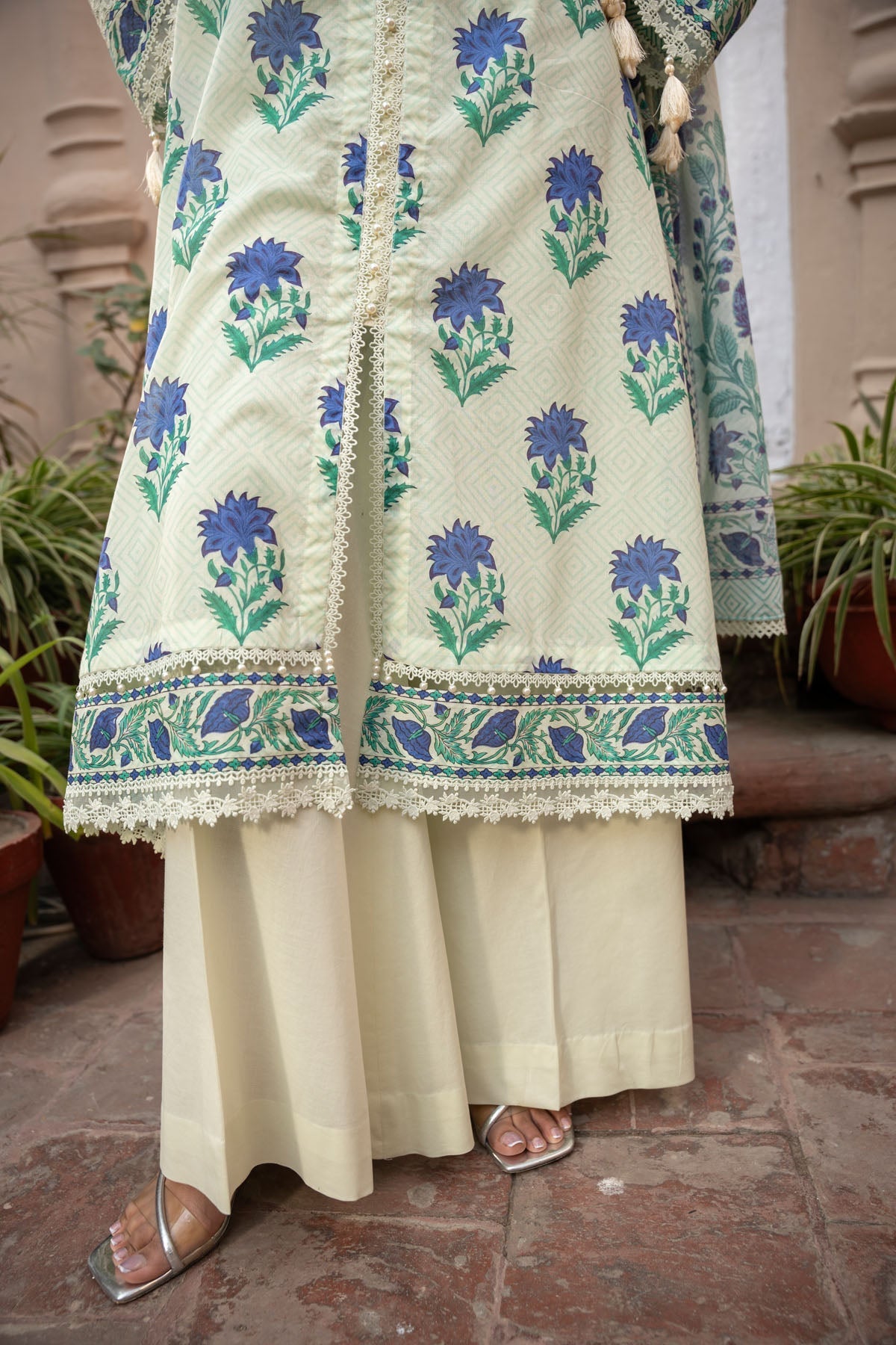 Printed Blue Lawn 3-Piece Unstitched Suit by The Fabric Store, photo 7