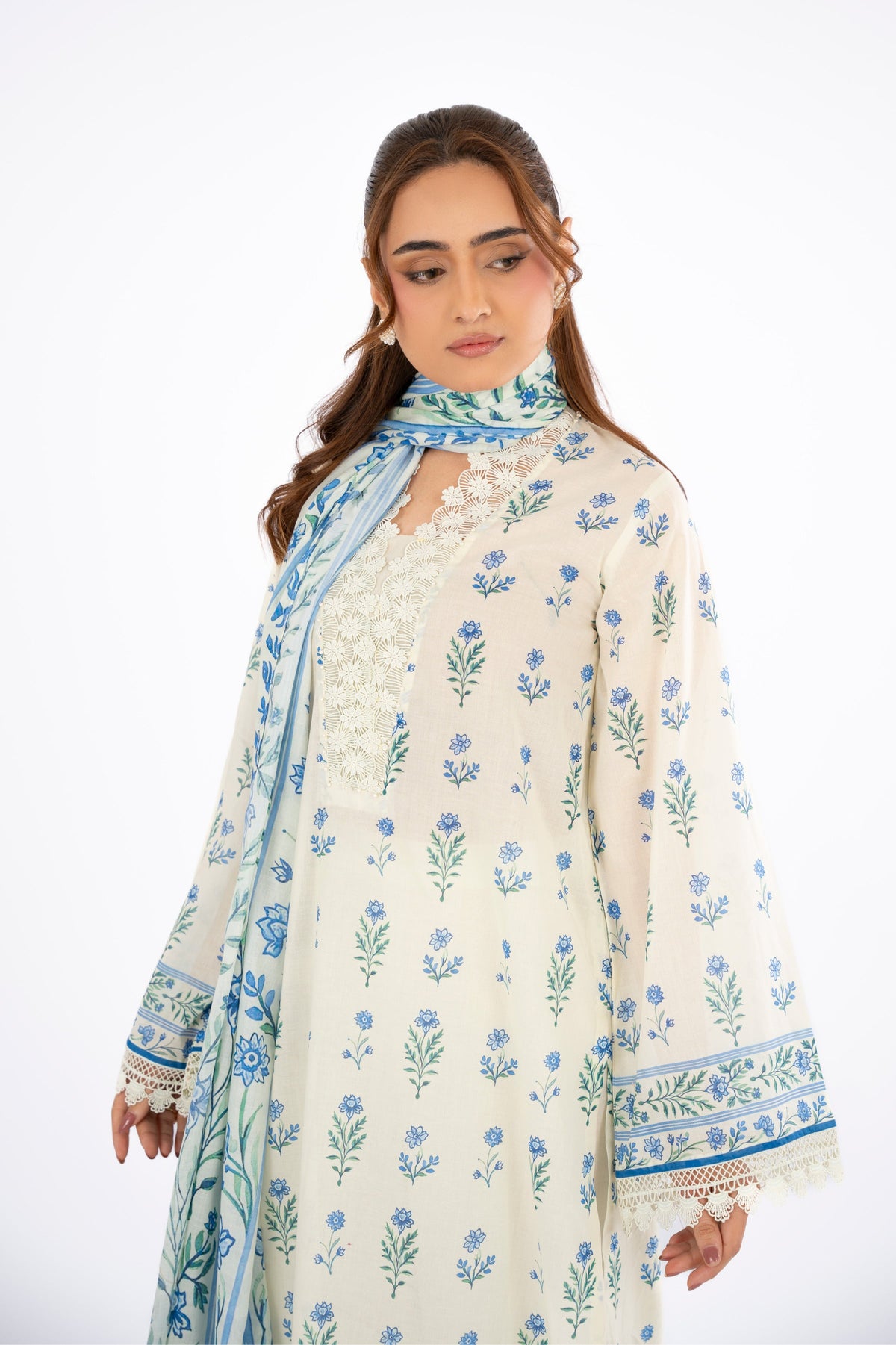 Printed O White Lawn 3-Piece Unstitched Suit by The Fabric Store, photo 3