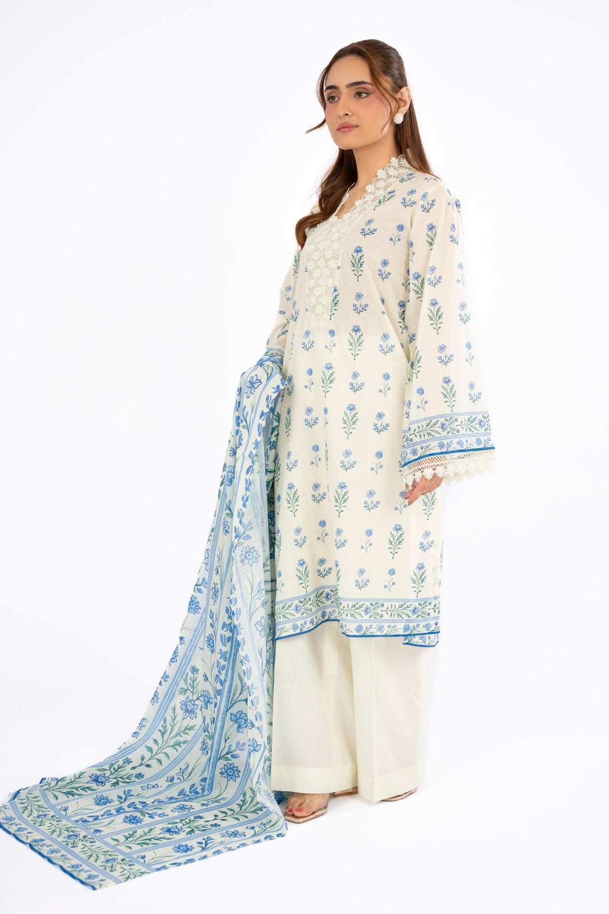 Printed O White Lawn 3-Piece Unstitched Suit by The Fabric Store, photo 4