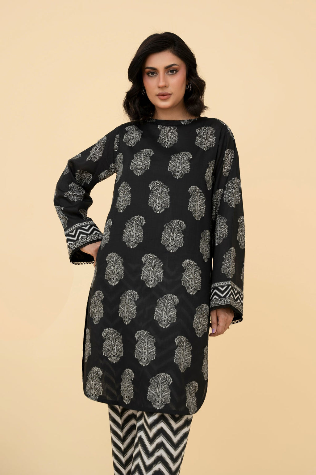 Printed Black Lawn 2-Piece Unstitched Suit by The Fabric Store, photo 2