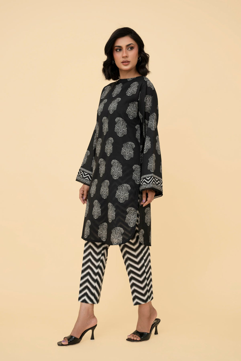 Printed Black Lawn 2-Piece Unstitched Suit by The Fabric Store, photo 3