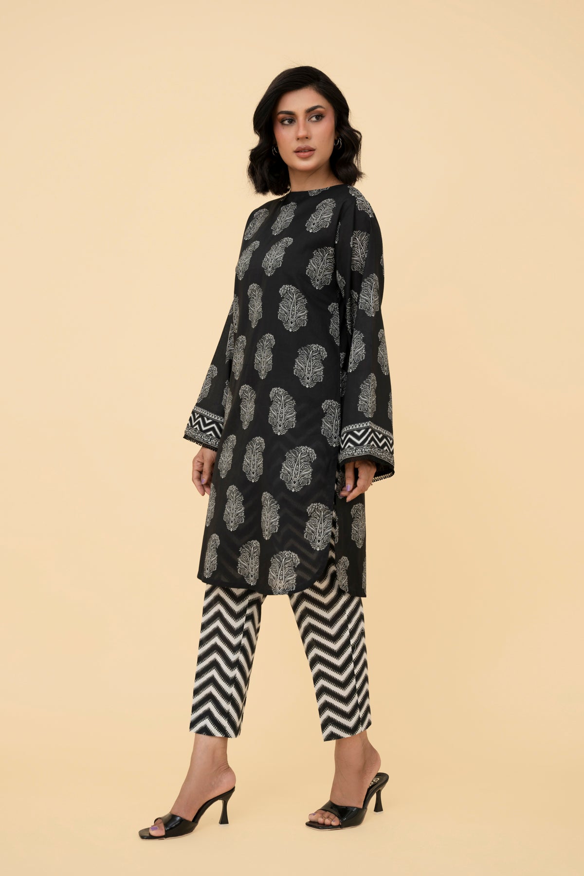 Printed Black Lawn 2-Piece Unstitched Suit by The Fabric Store, photo 3
