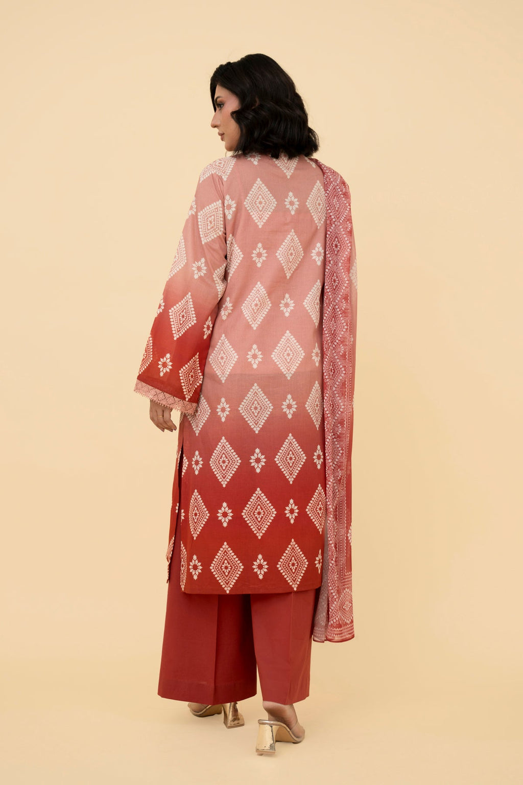 Printed Pink Lawn 3-Piece Unstitched Suit by The Fabric Store, photo 3
