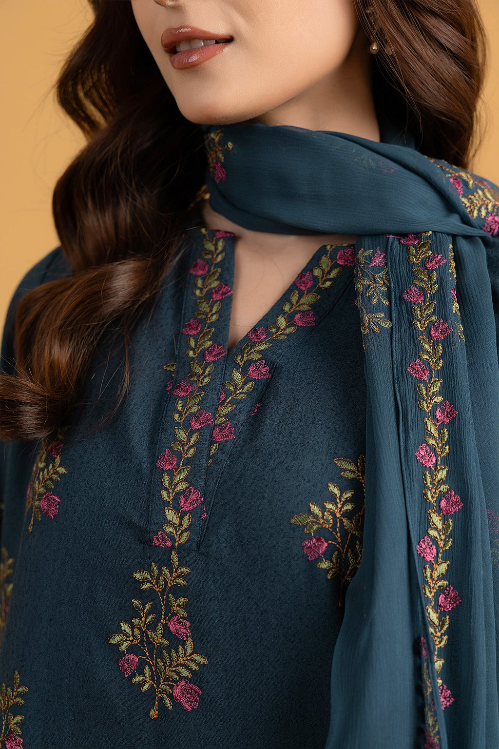 Embroidered D Green Karandi Lawn 3-Piece Pret Suit by The Fabric Store, photo 5