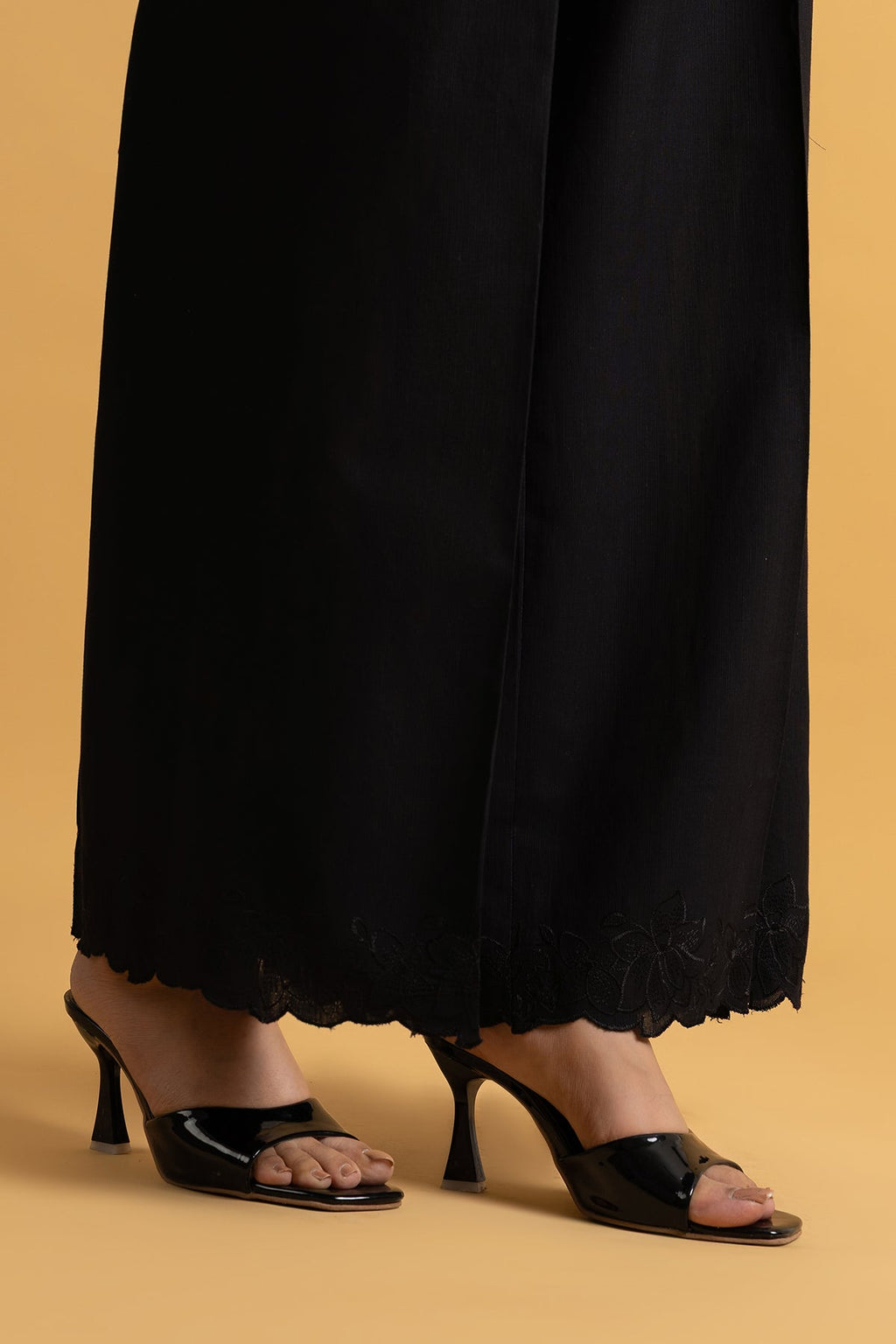 Embroidered Black Slub Khaddar Pret Shirt by The Fabric Store, photo 3