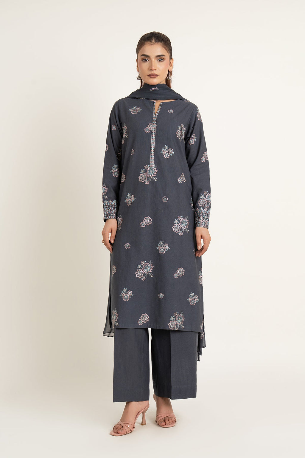 Embroidered Grey Slub Khaddar 3-Piece Pret Suit by The Fabric Store, photo 4
