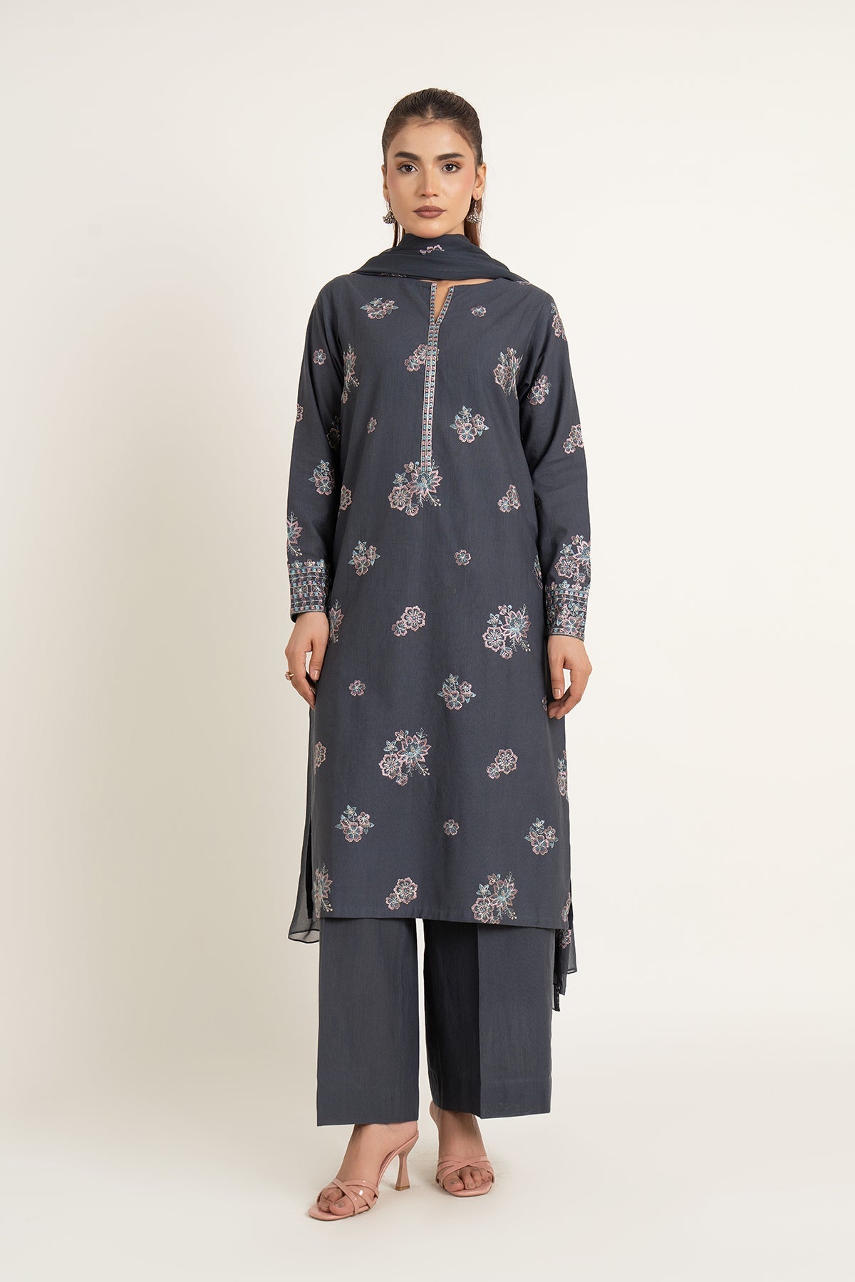 Embroidered Grey Slub Khaddar 3-Piece Pret Suit by The Fabric Store, photo 4