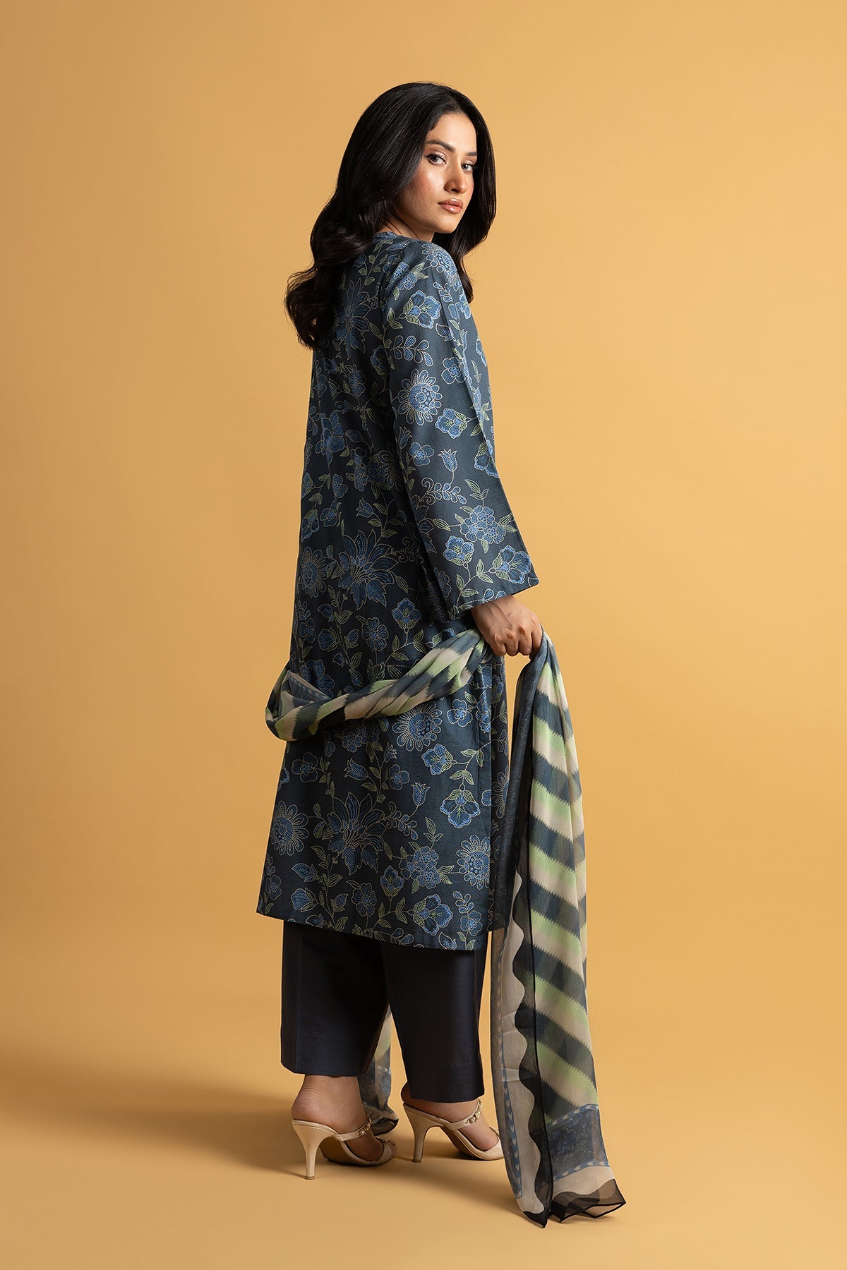 Printed Blue Slub Khaddar 3-Piece Pret Suit by The Fabric Store, photo 2
