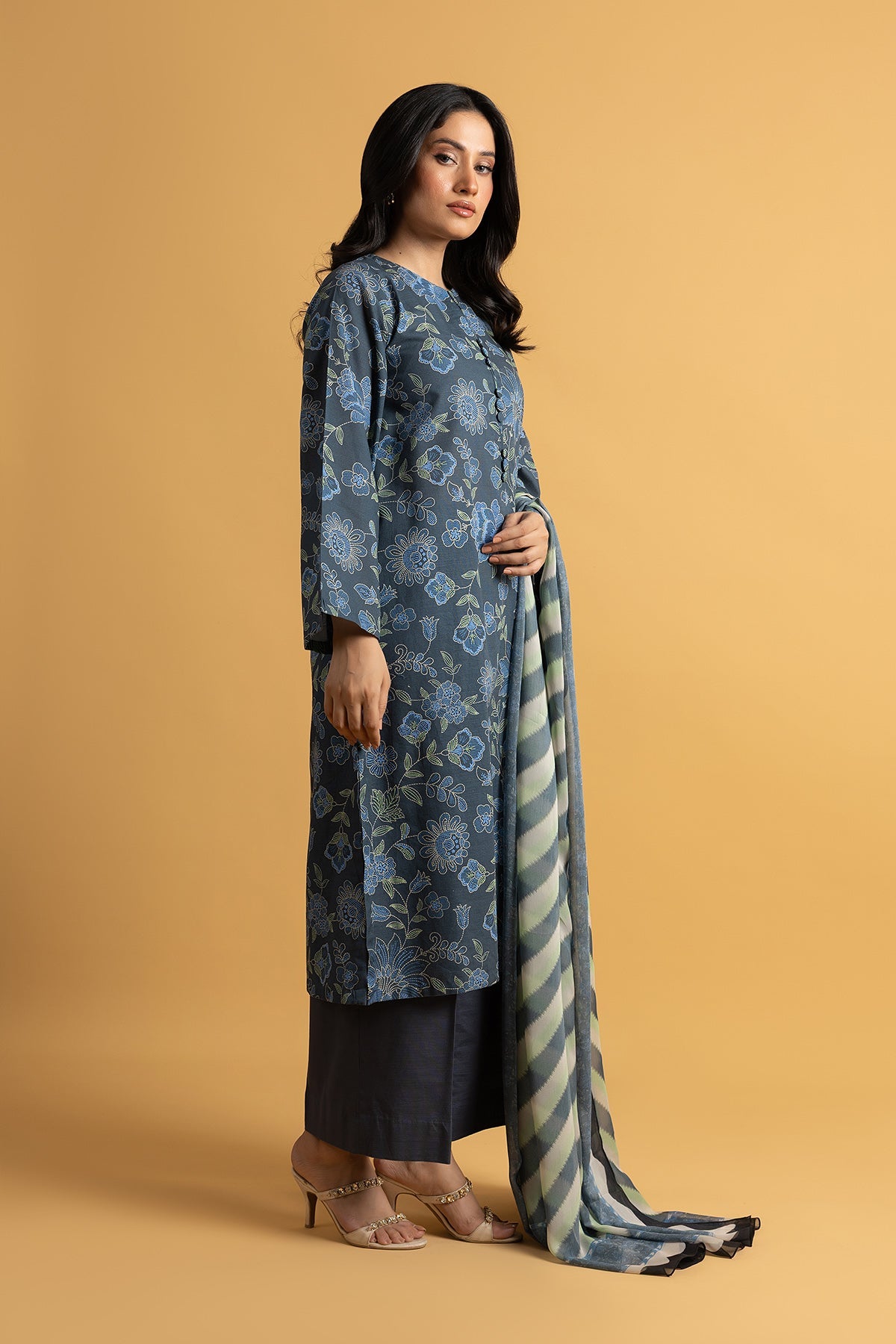 Printed Blue Slub Khaddar 3-Piece Pret Suit by The Fabric Store, photo 3
