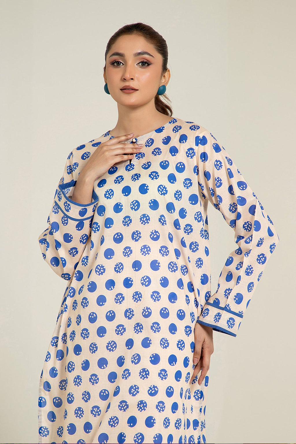Printed Blue Lawn 2-Piece Pret Suit by The Fabric Store, photo 2