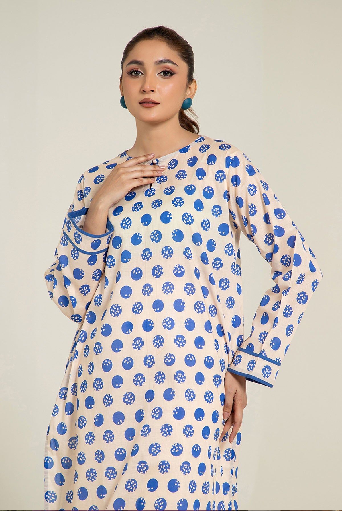 Printed Blue Lawn 2-Piece Pret Suit by The Fabric Store, photo 2