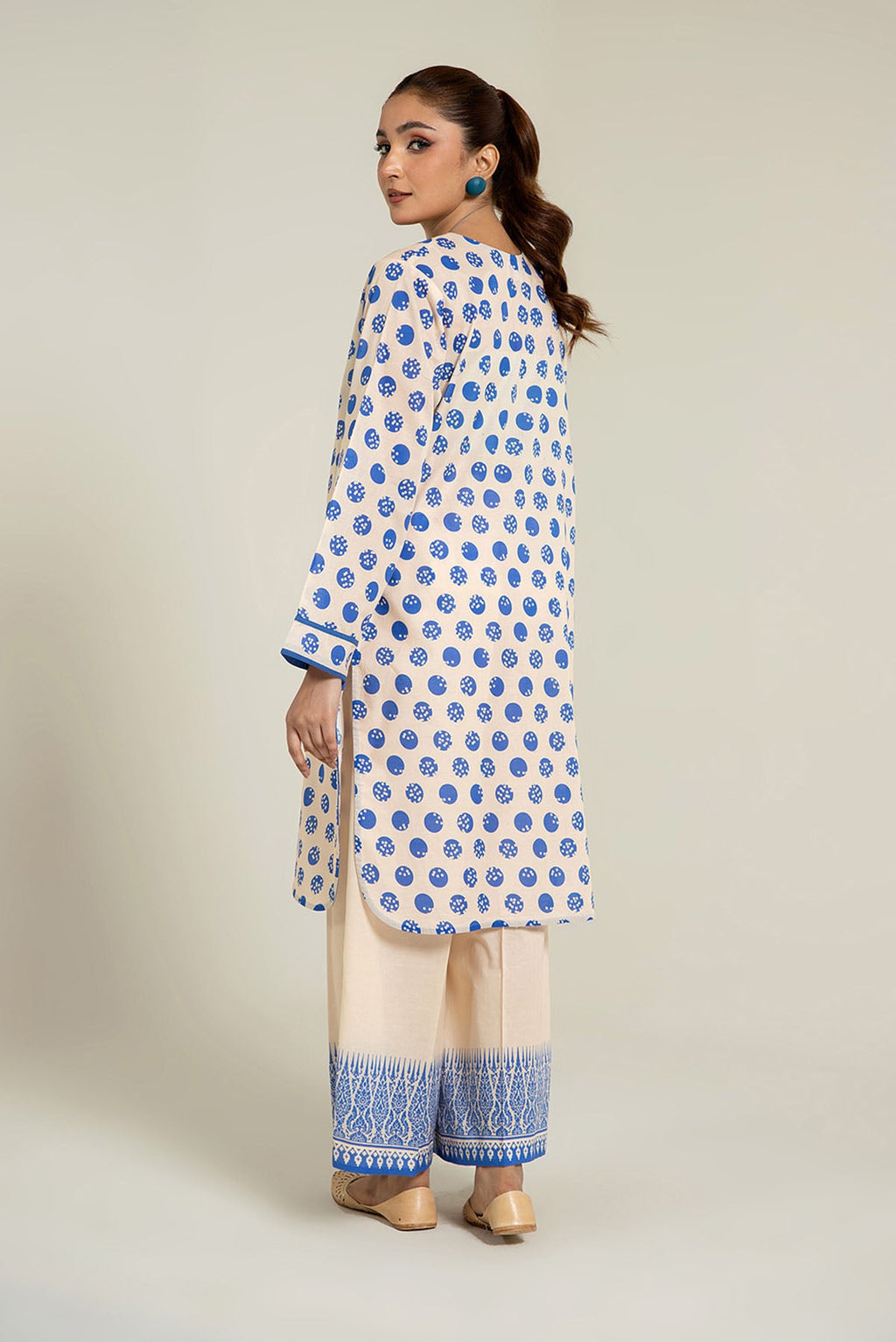 Printed Blue Lawn 2-Piece Pret Suit by The Fabric Store, photo 3