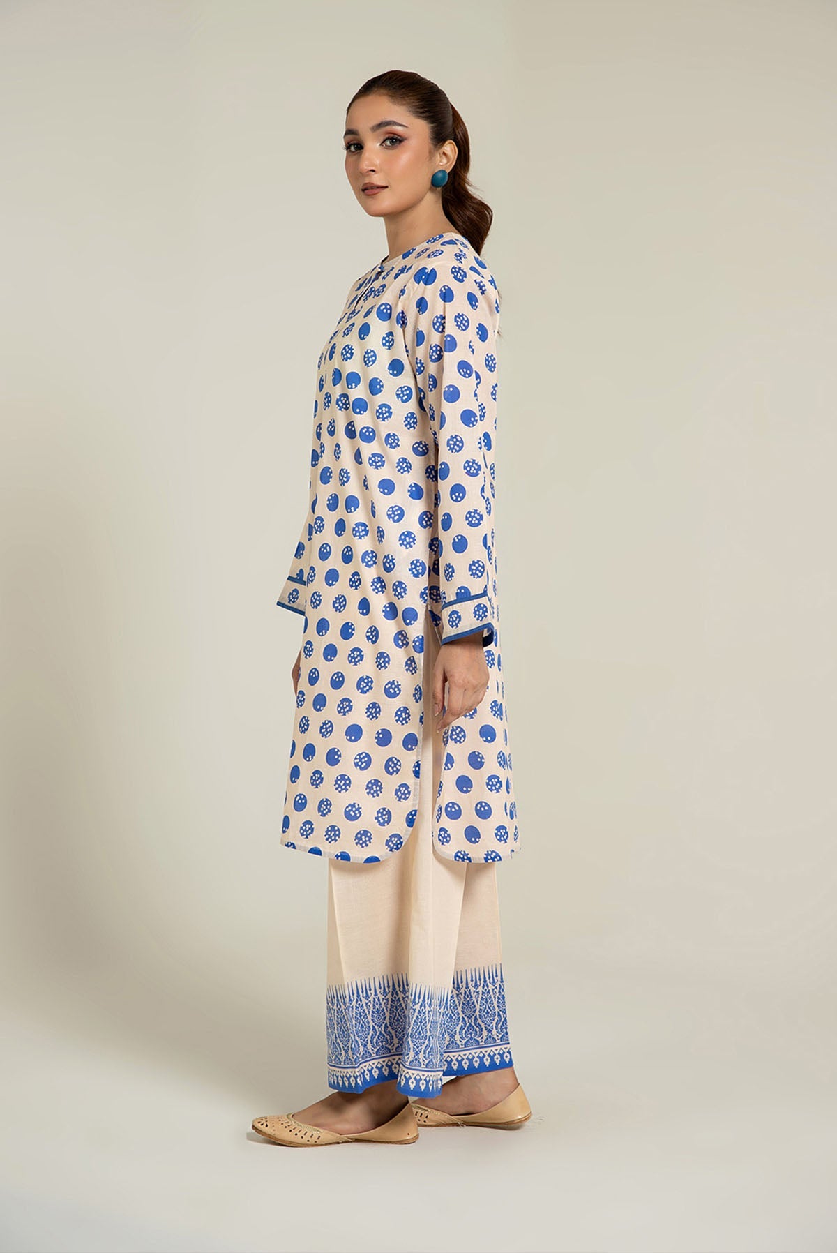 Printed Blue Lawn 2-Piece Pret Suit by The Fabric Store, photo 4