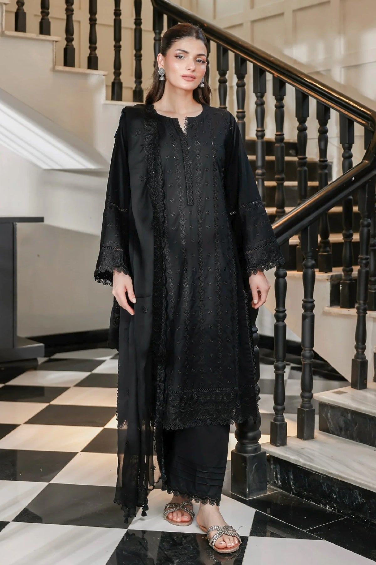 LSM Monochrome Lawn IZ-0362 by Lakhany – Lakhany 3-piece unstitched suit