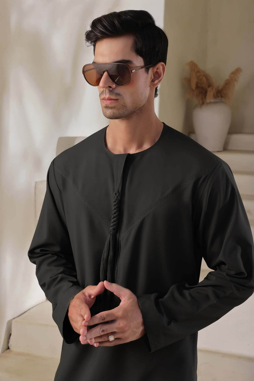 Black Emarati Jubbah by Al Deebaj, photo 2