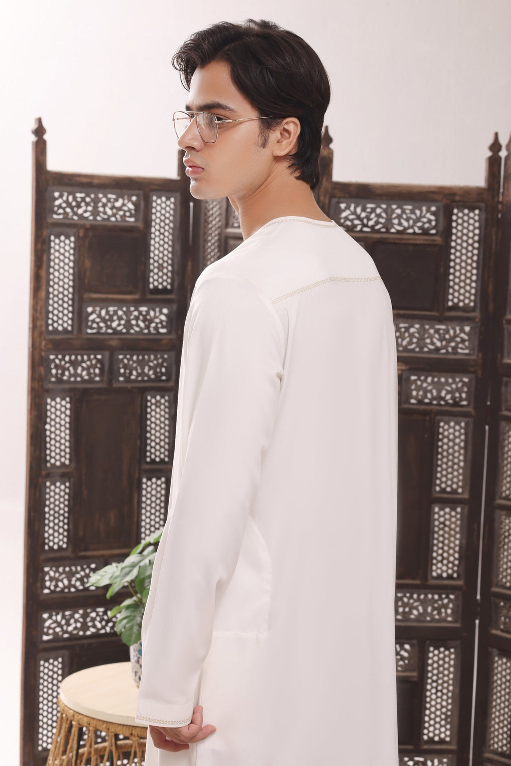 Off-White Omani Jubbah by Al Deebaj, photo 4