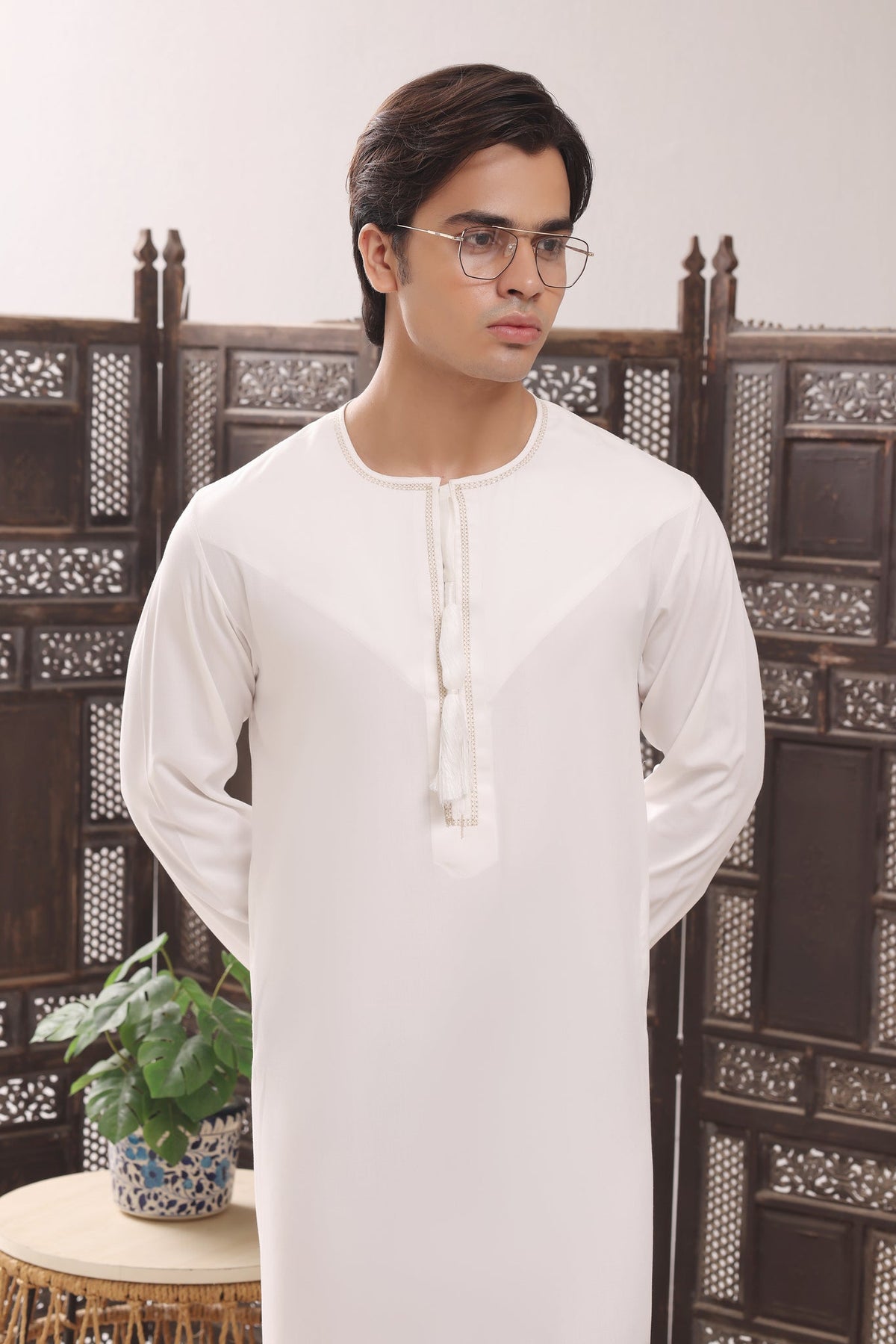 Off-White Omani Jubbah by Al Deebaj, photo 3