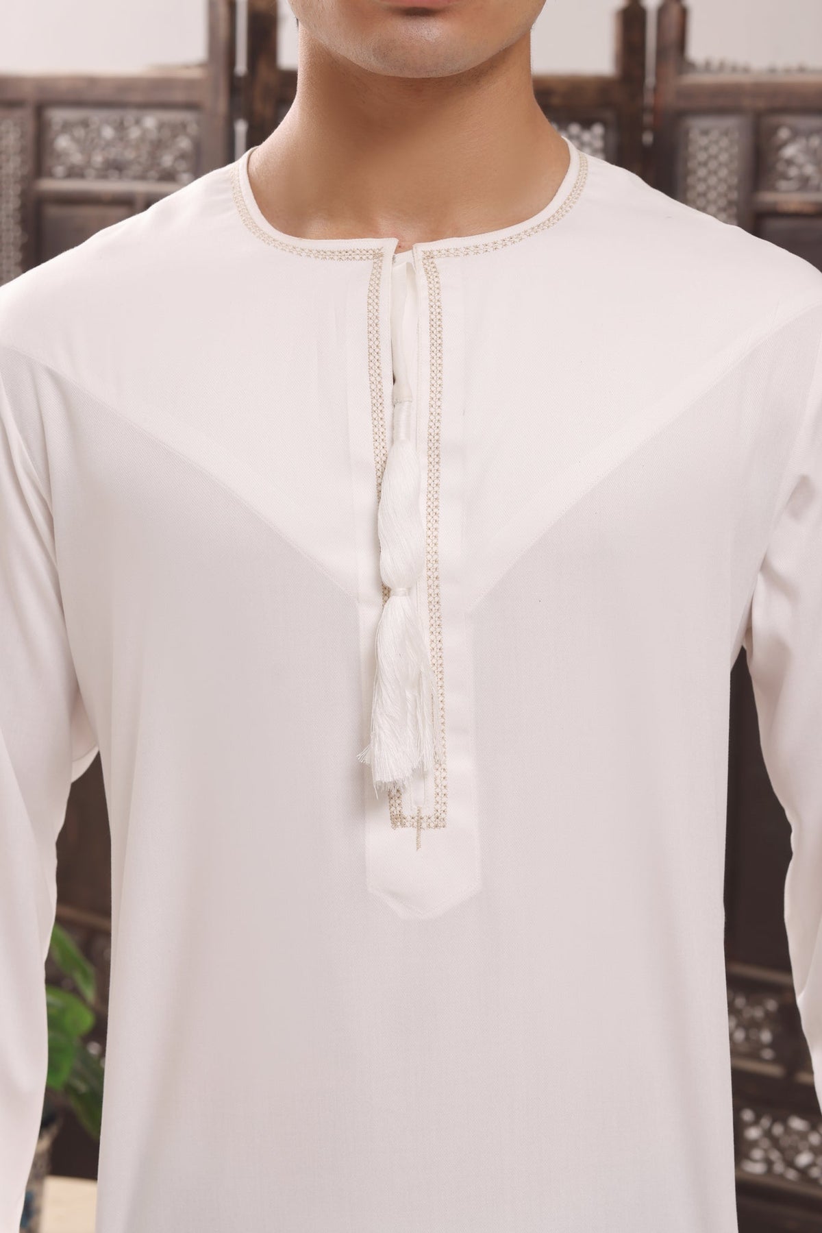 Off-White Omani Jubbah by Al Deebaj, photo 2
