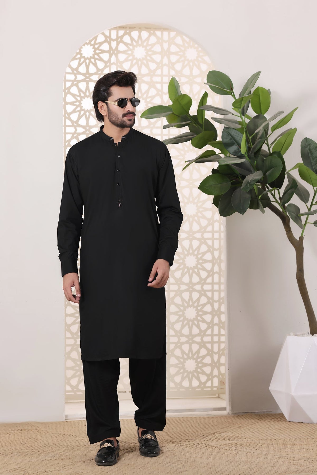 Black Des Kurta Shalwar by Al Deebaj, photo 3