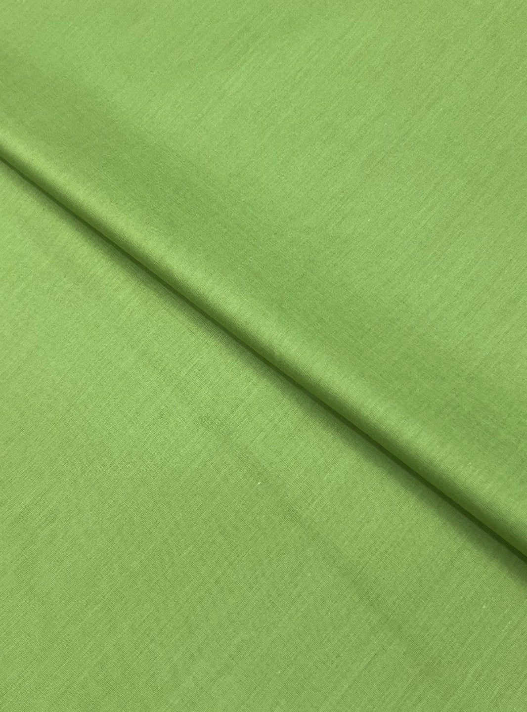 Plain Lawn – Parrot fabric