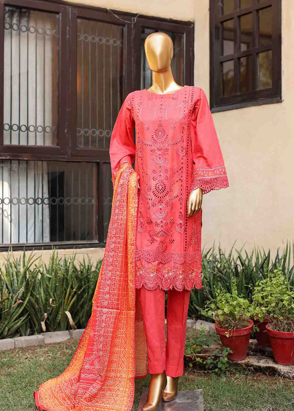 Embroidered Punch Pink Lawn 3-Piece Stitched Suit by Bin Saeed, photo 4