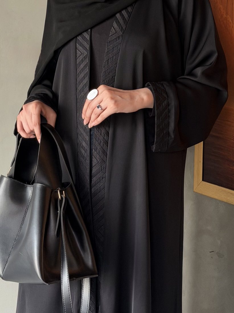 Samara Black Front Open Abaya by Al Deebaj, photo 2