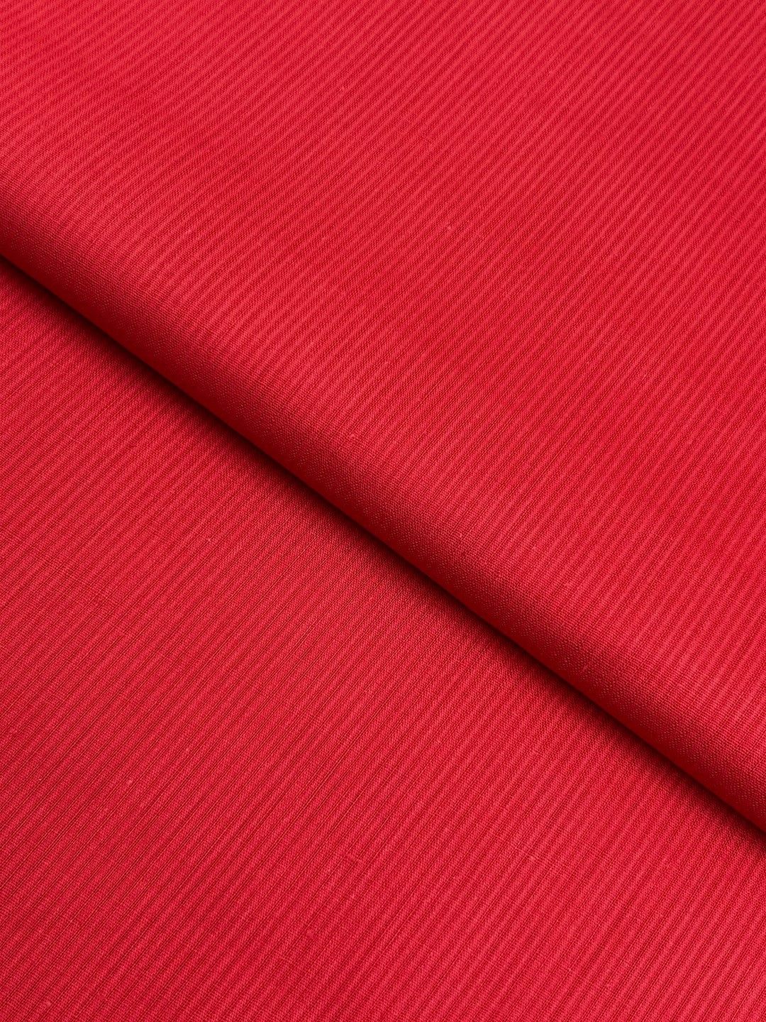 Jacquard Lawn – Red fabric