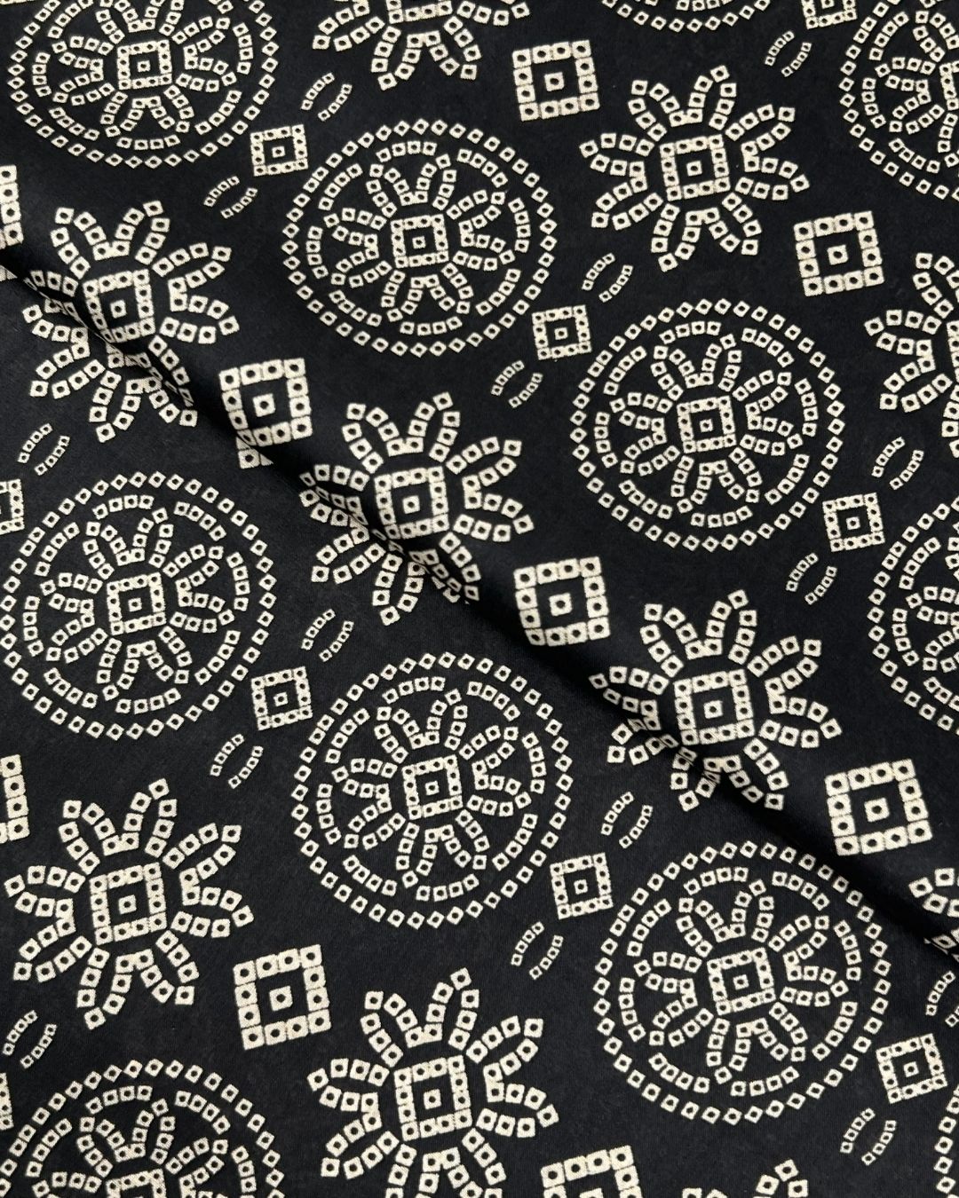 Chunri Digital Print Lawn fabric