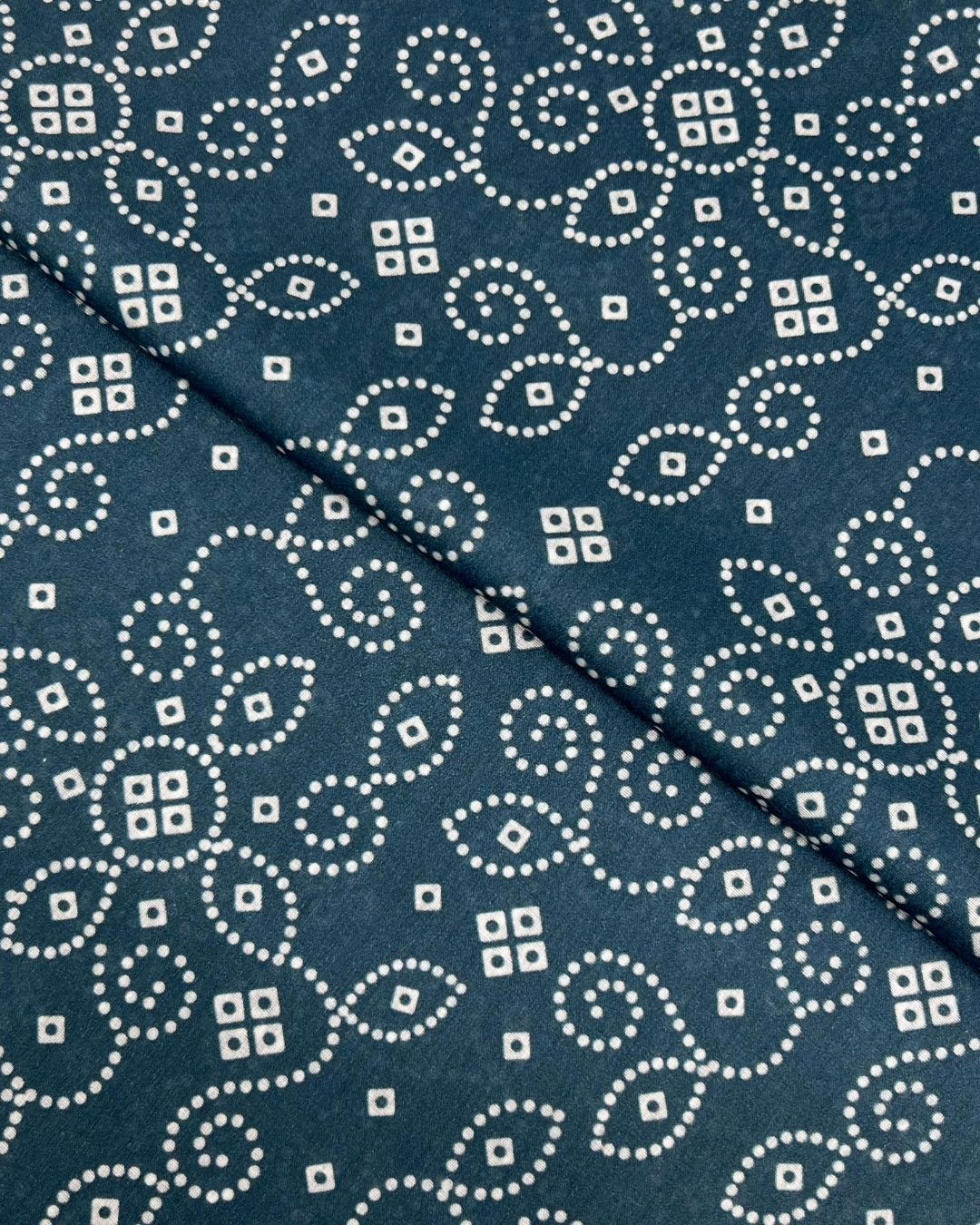 Chunri Digital Print Lawn fabric