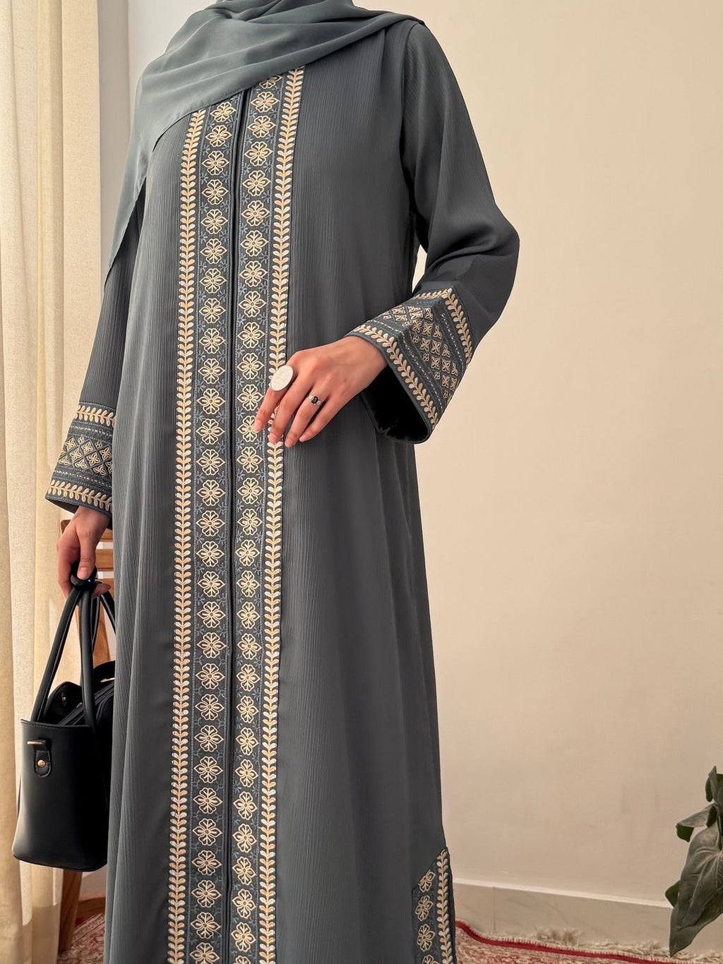 Anum Grey Abaya by Al Deebaj, photo 2