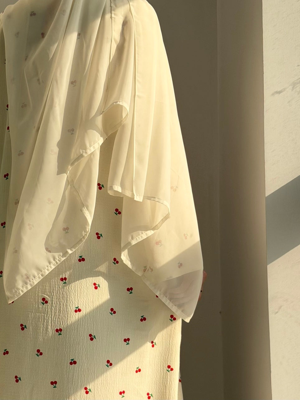 Cherry Blossom Abaya by Al Deebaj, photo 3
