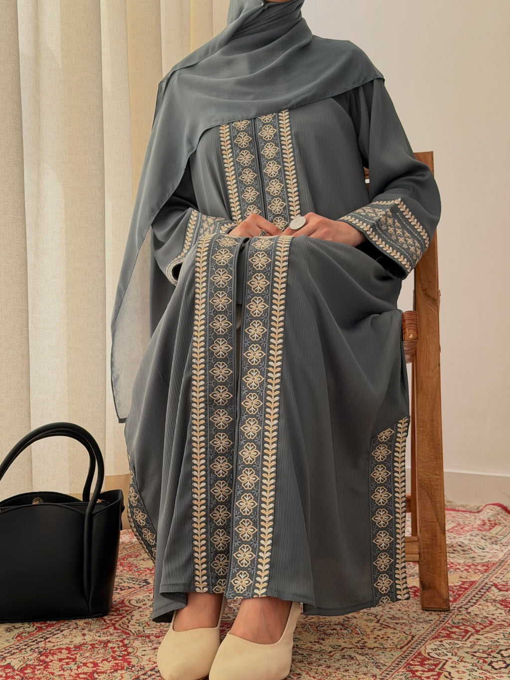 Anum Grey Abaya by Al Deebaj, photo 4