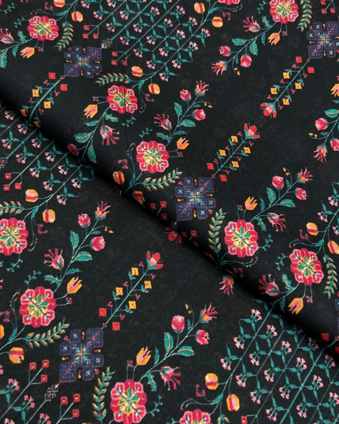 Rang e Bahar Digital Print Lawn (REBD-S26-0601), digitally printed lawn fabric by the meter