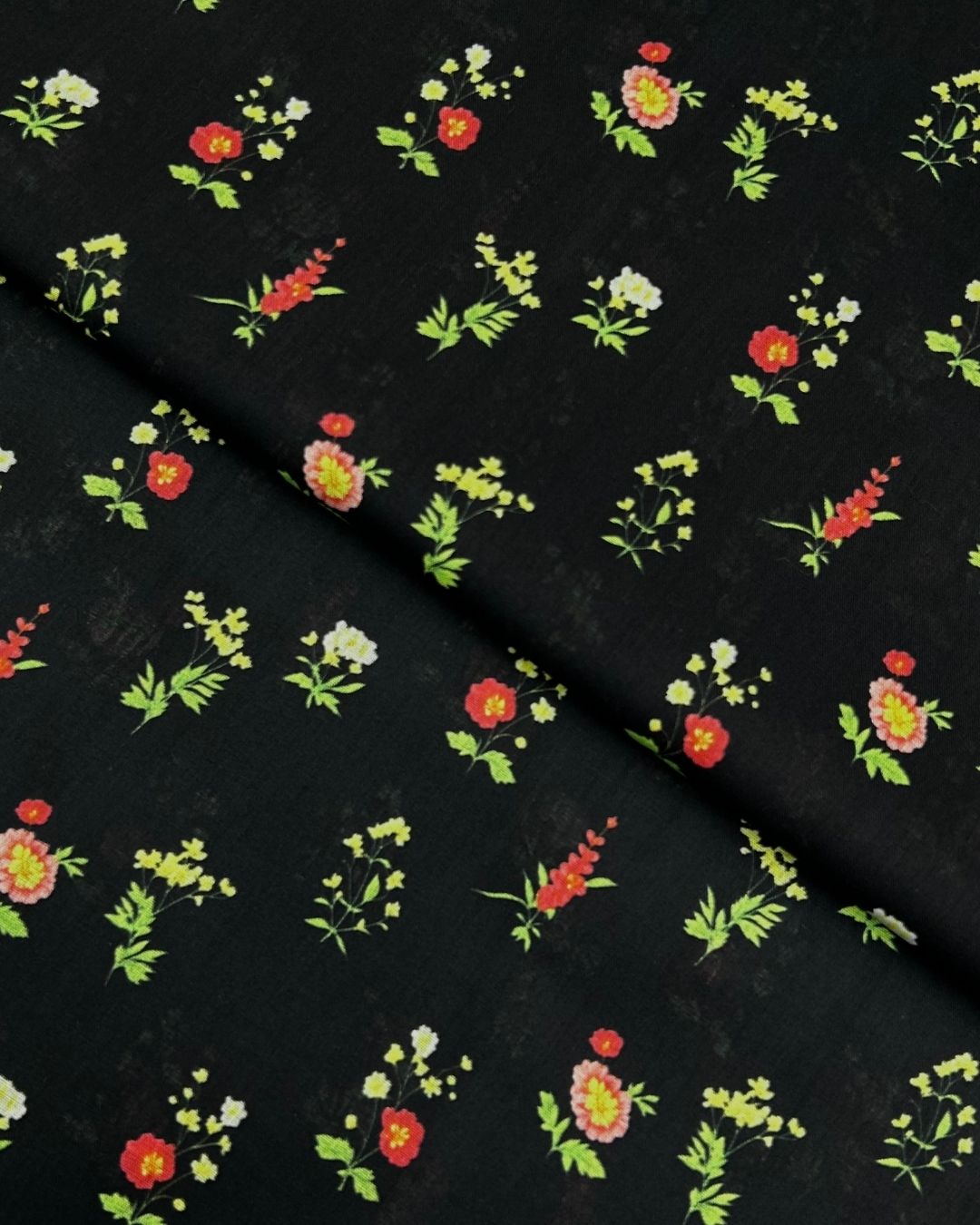 Rang e Bahar Digital Print Lawn fabric