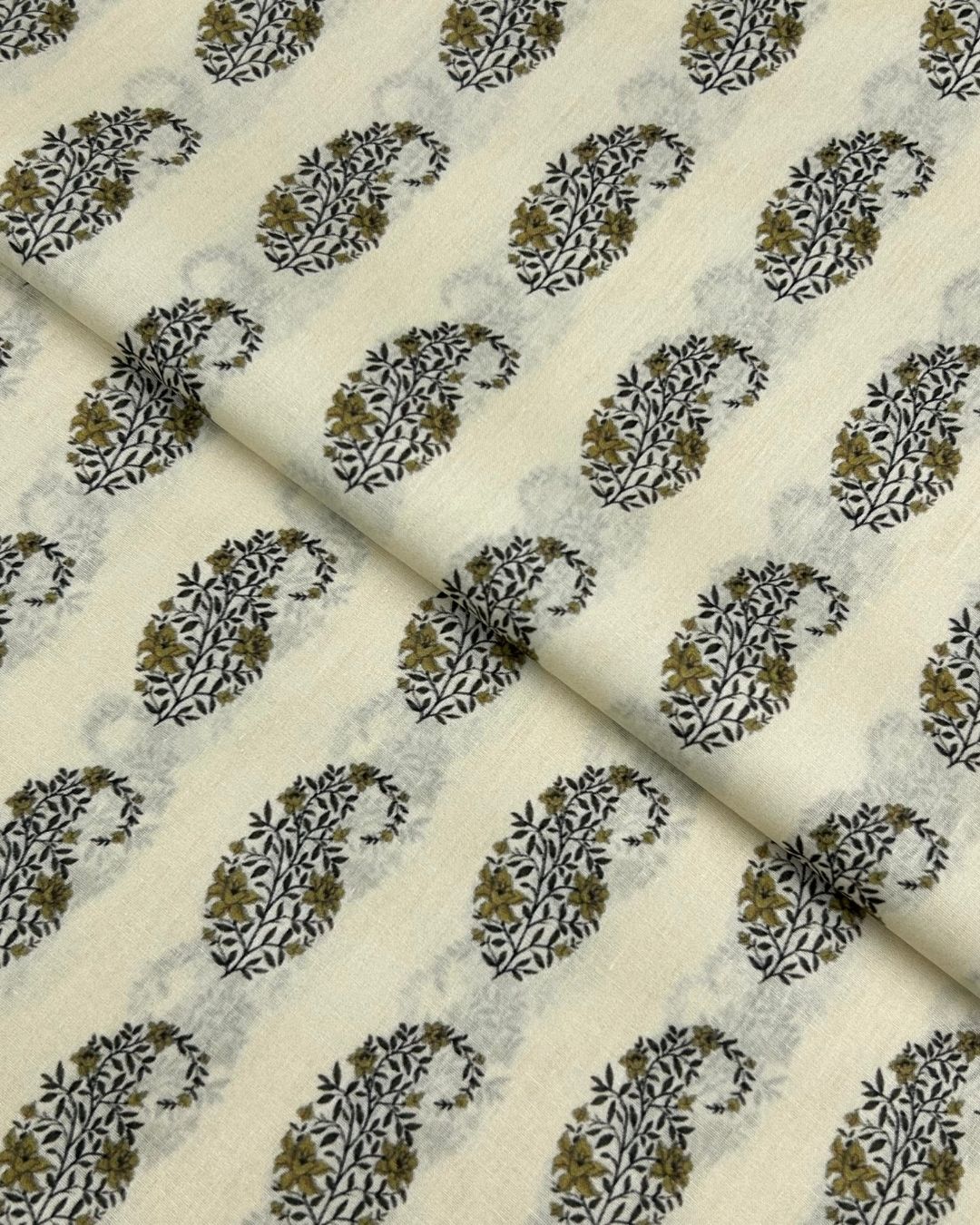 Rang e Bahar Digital Print Lawn fabric