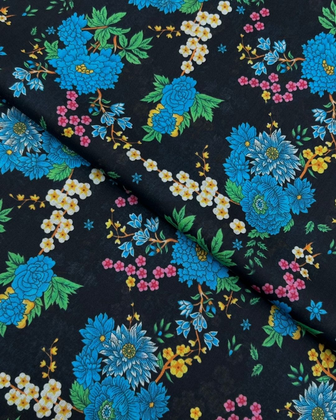 Rang e Bahar Digital Print Lawn fabric