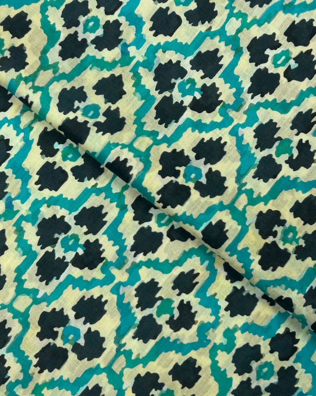 Tie & Dye Digital Print Lawn fabric
