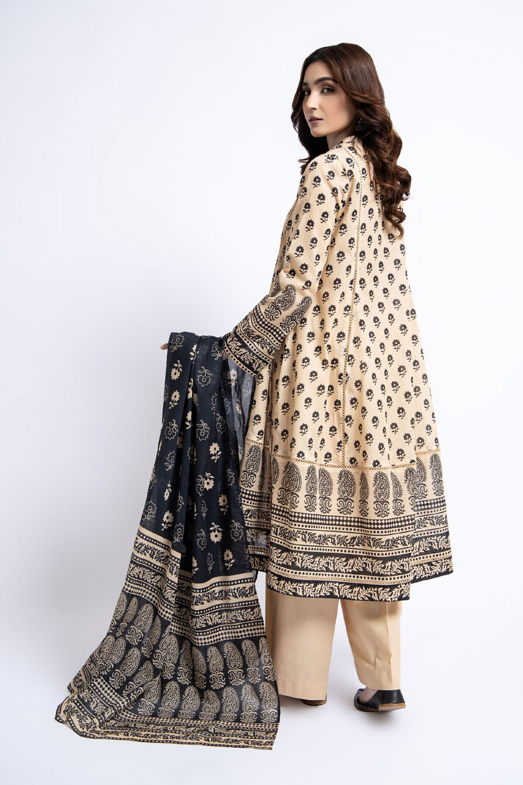 Printed Black Lawn 3-Piece Unstitched Suit by The Fabric Store, photo 2